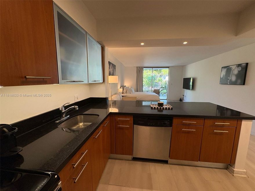 Beautiful studio in Nirvana condo with a beautiful kitchen; with stainless steel appliances, granite countertops, large bathroom, walking closet and balcony. One of a kind complex facing Biscayne bay, friendly community, great amenities with 2 bayfront swimming pools, jacuzzi, volleyball court, BBQ area, kayak storage, state of the art gym with steam room and bistro. Close to everything, Midtown, Design District, Edgewater and Wynwood, Walk to all the restaurantes at Uper East Side, Starbucks is right on the corner. Rented $2200.- furnished
