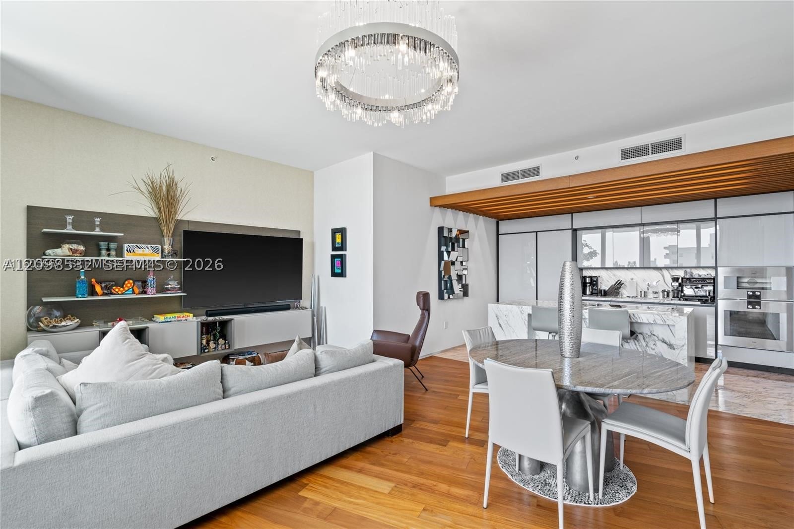 1300 Monad Ter 6C, Miami Beach, FL, 33139/$1,875,000 3 1300 Monad Ter 6C