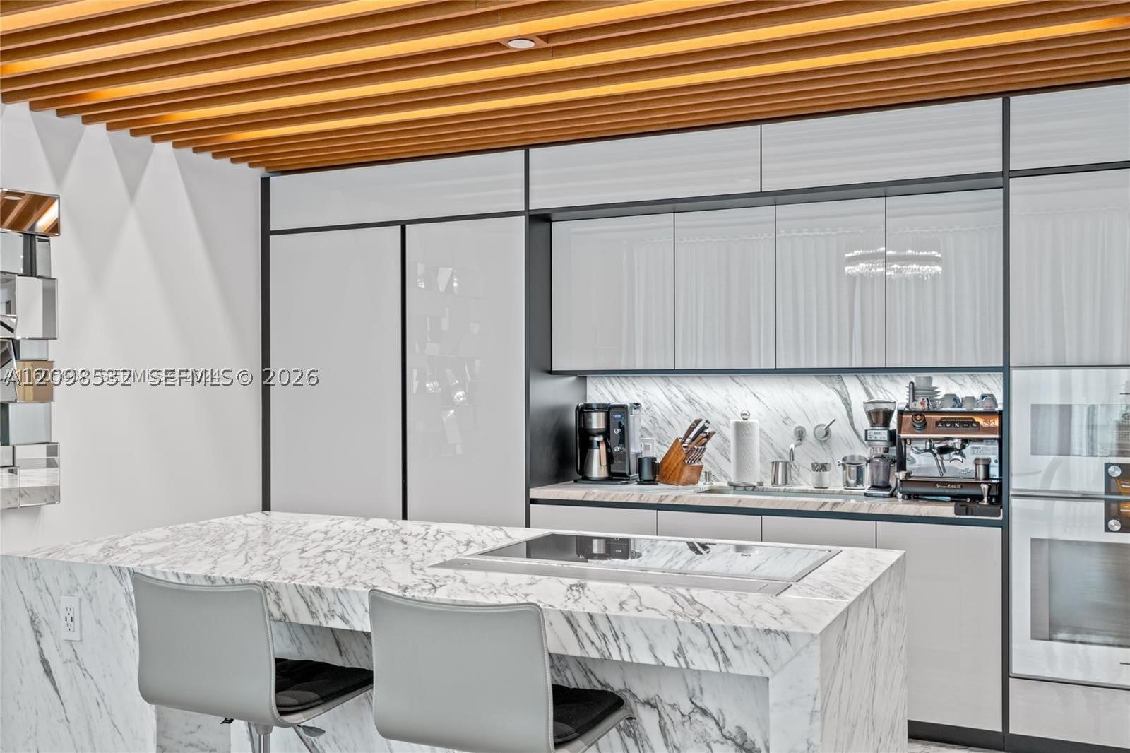 1300 Monad Ter 6C, Miami Beach, FL, 33139/$1,875,000 4 1300 Monad Ter 6C
