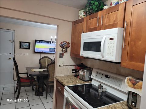 Condominium in Miami FL 10802 Kendall Dr Dr 10.jpg