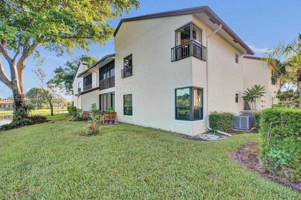 BAYWOOD VILLAGE I-A CONDO - Residential