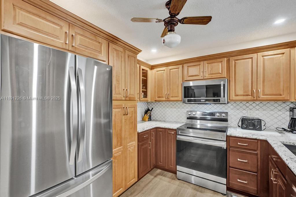 BAYWOOD VILLAGE I-A CONDO - Residential