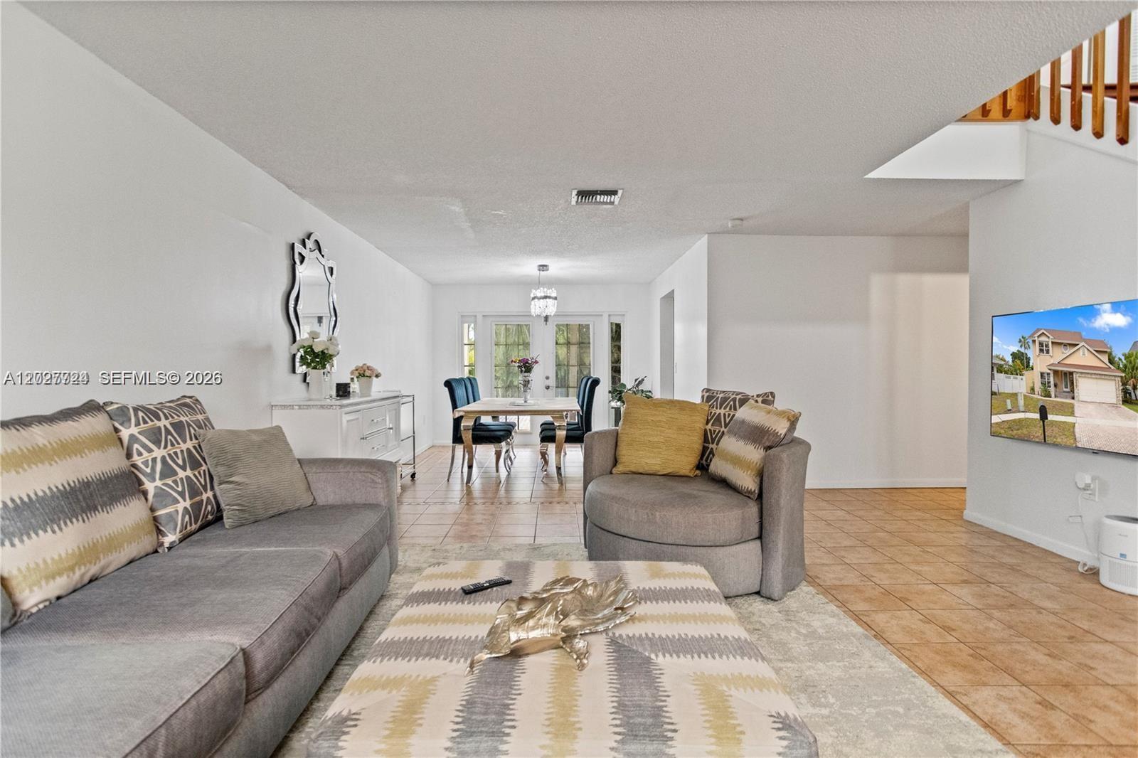 LAKESIDE SOUTH - Residential
