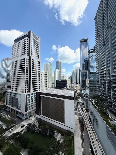 31 SE 6th St 2401 Miami FL 33131