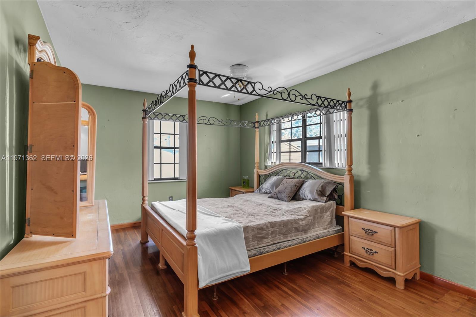 CALVERT MANORS - Residential