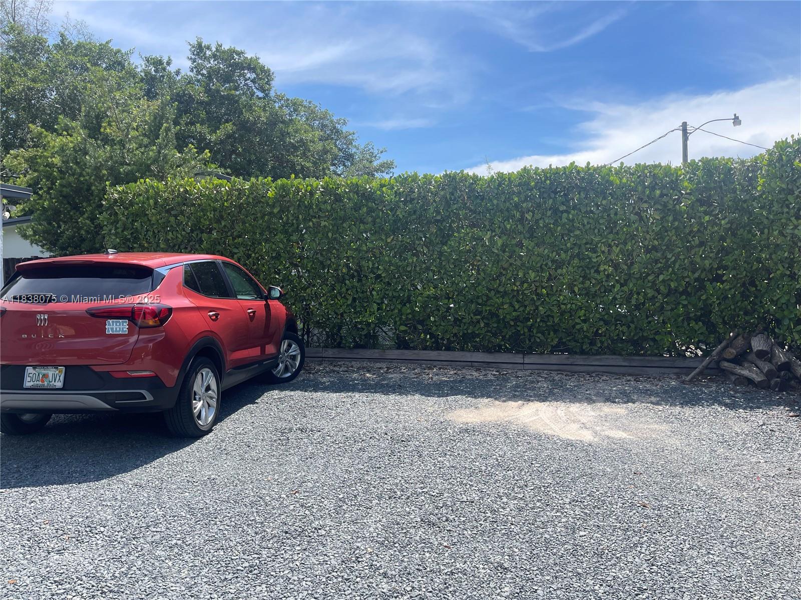 291 NW 95th St, Miami, FL, 33150/$650,000 2 291 NW 95th St