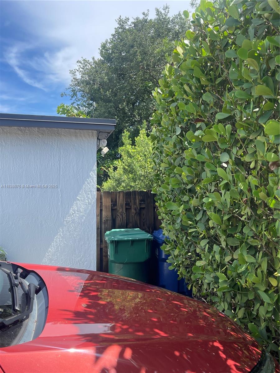 291 NW 95th St, Miami, FL, 33150/$650,000 1 291 NW 95th St