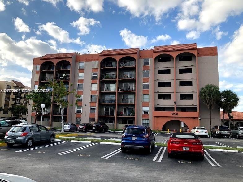 EL CID CONDO - Residential