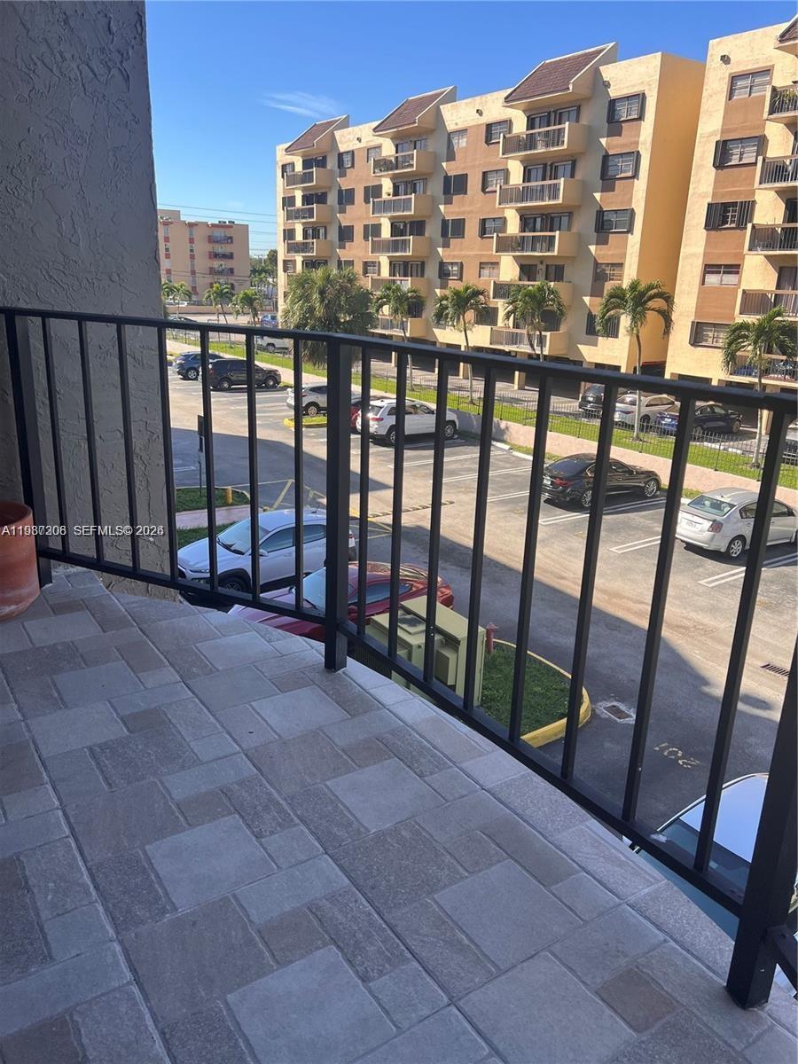 EL CID CONDO - Residential