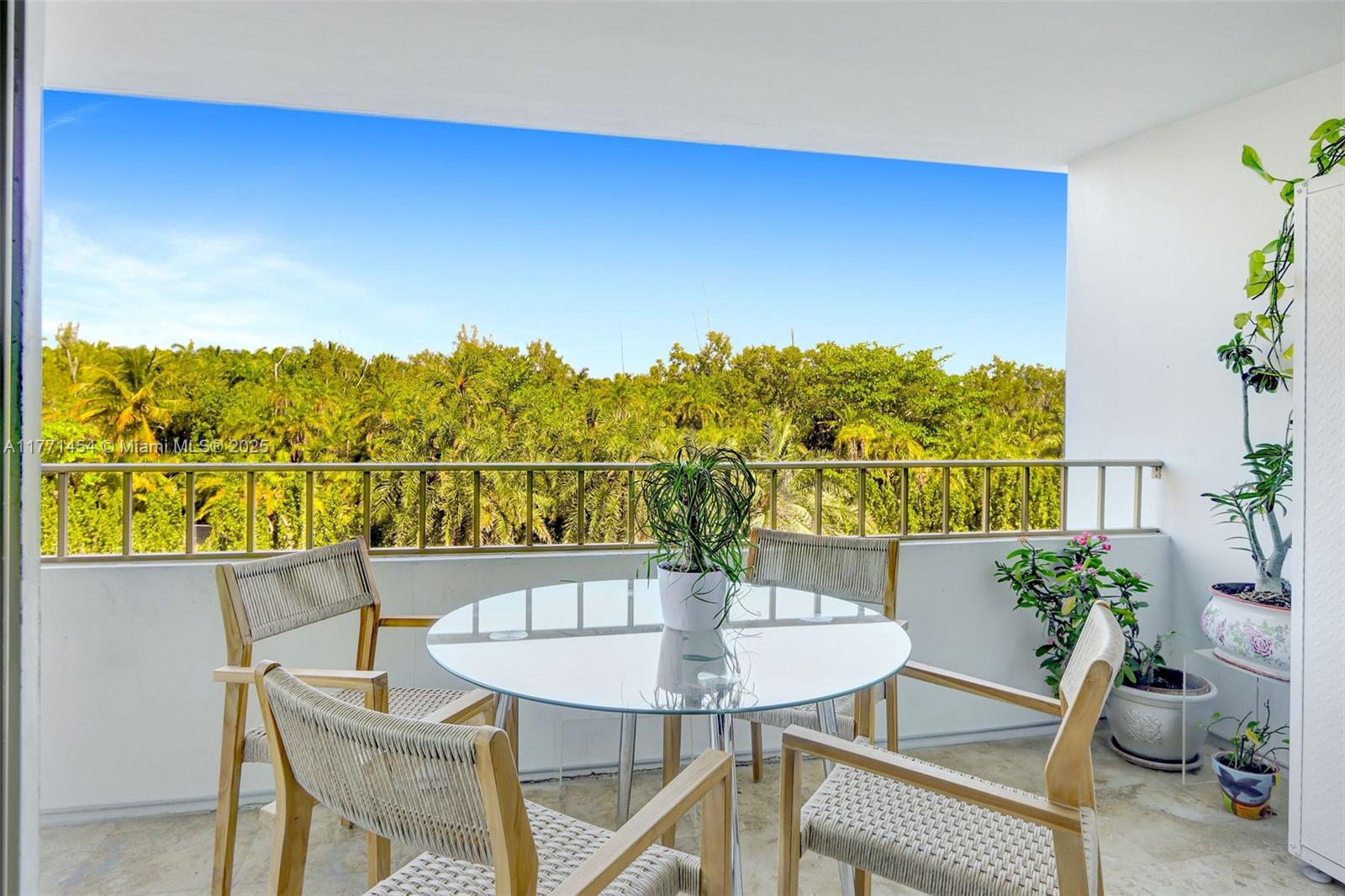 Property for Sale at 155 Ocean Lane Dr 310, Key Biscayne, Miami-Dade County, Florida - Bedrooms: 2 
Bathrooms: 2  - $925,000