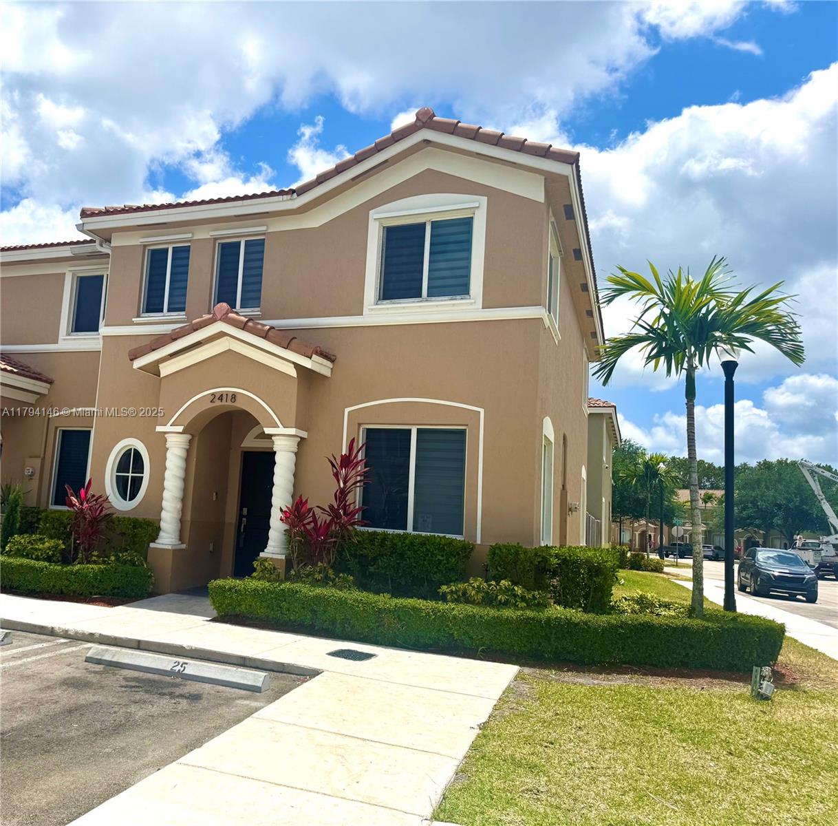 2418 Se 10th Ct, Homestead, Miami-Dade County, Florida - 4 Bedrooms  
3 Bathrooms - 