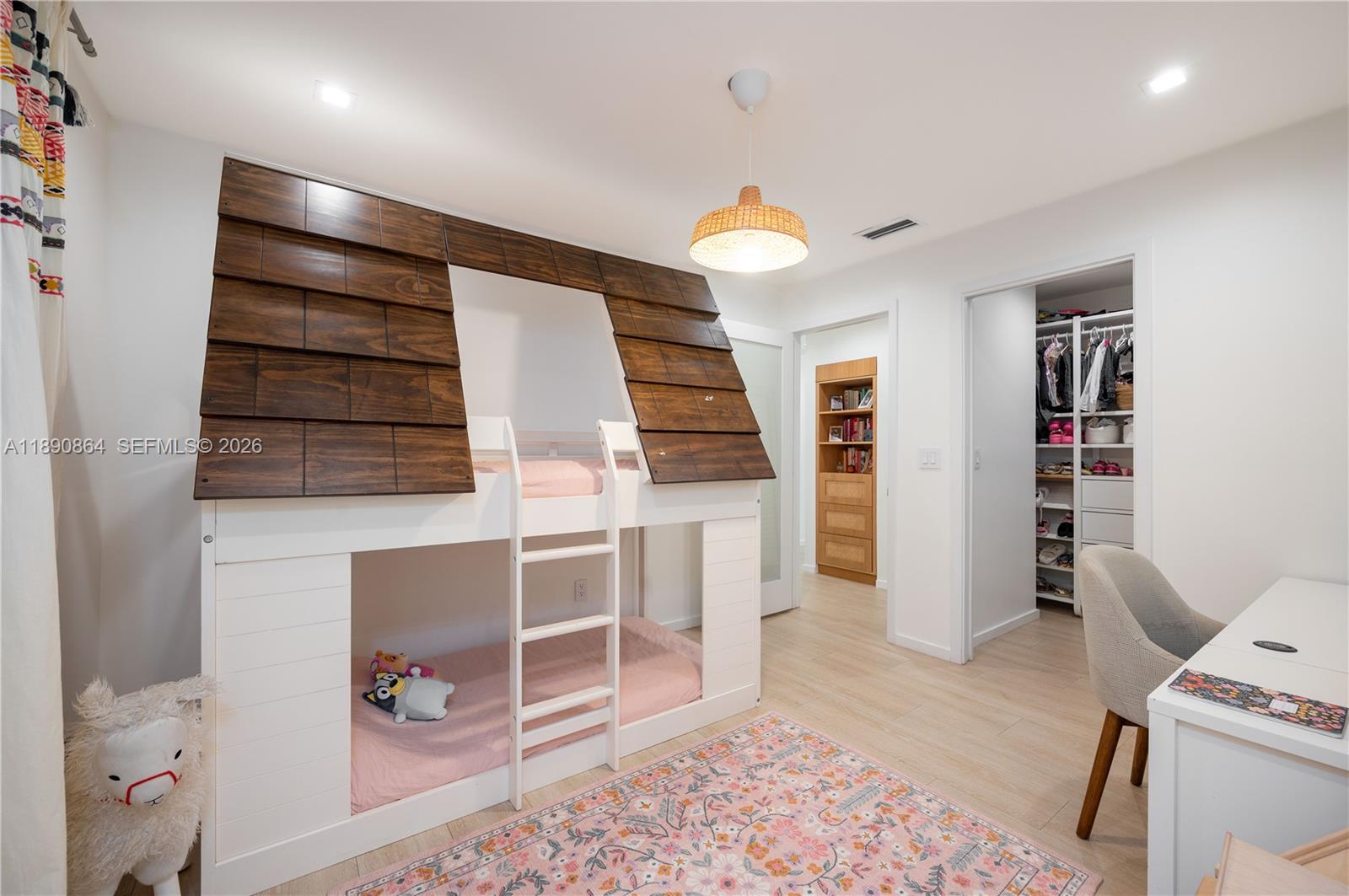 WESTERFIELD MANOR SEC 1 & - Residential