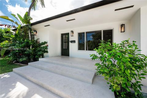 Photo of 4250 SW 57th Ave, South Miami, FL 33155 (MLS # A11890864)