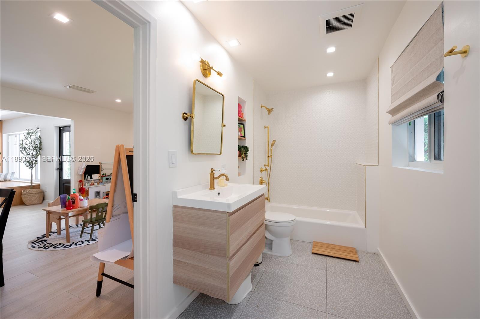 WESTERFIELD MANOR SEC 1 & - Residential