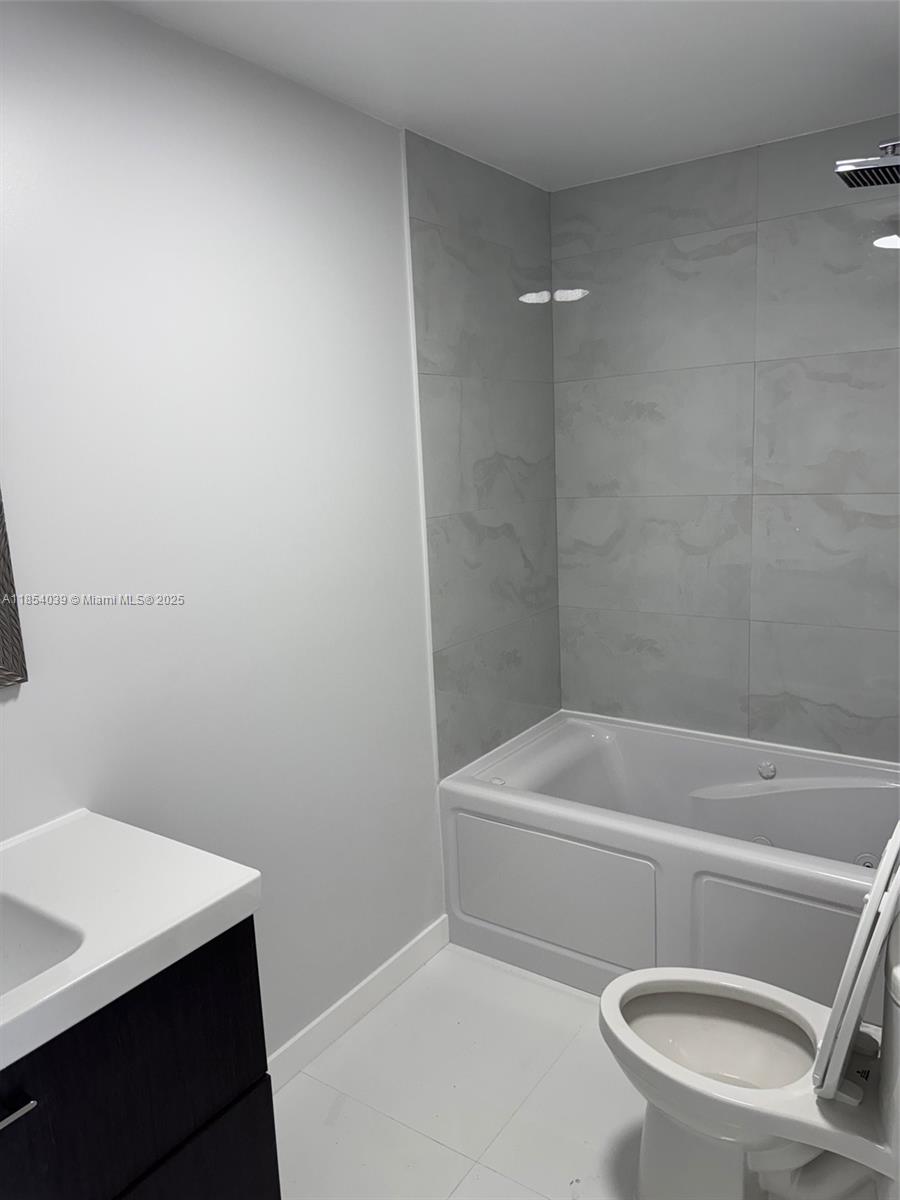 ST JAMES COURT - Residential