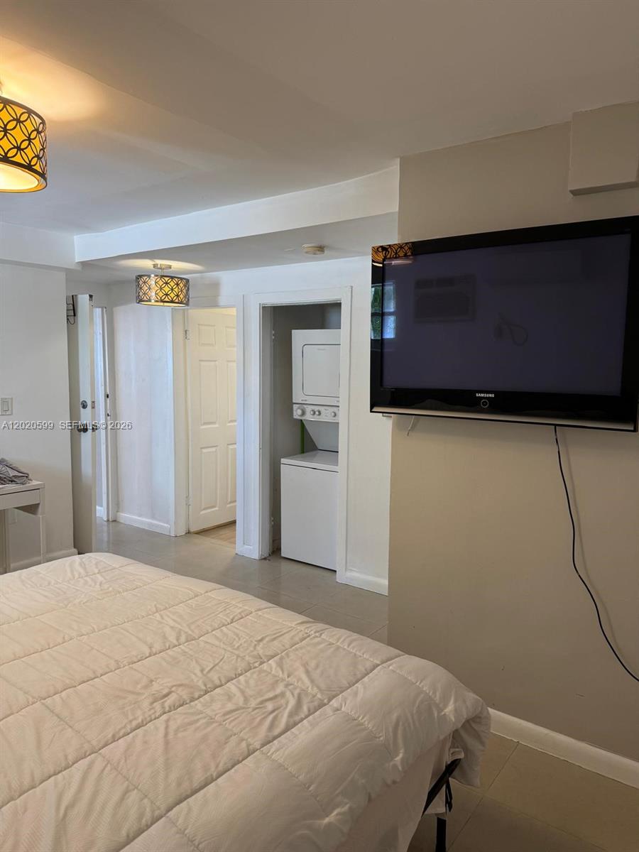 HOLIDAY TOWERS CONDO - Residential