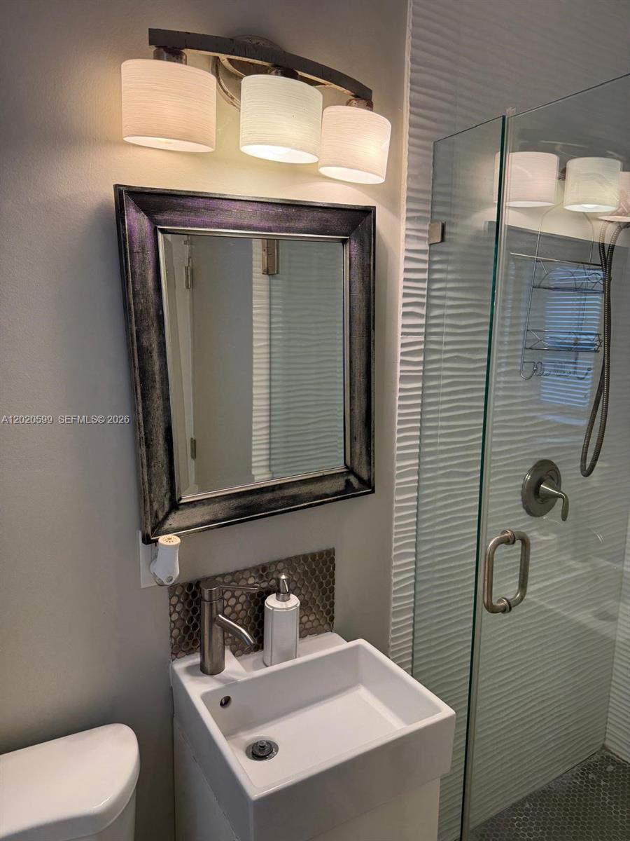 HOLIDAY TOWERS CONDO - Residential