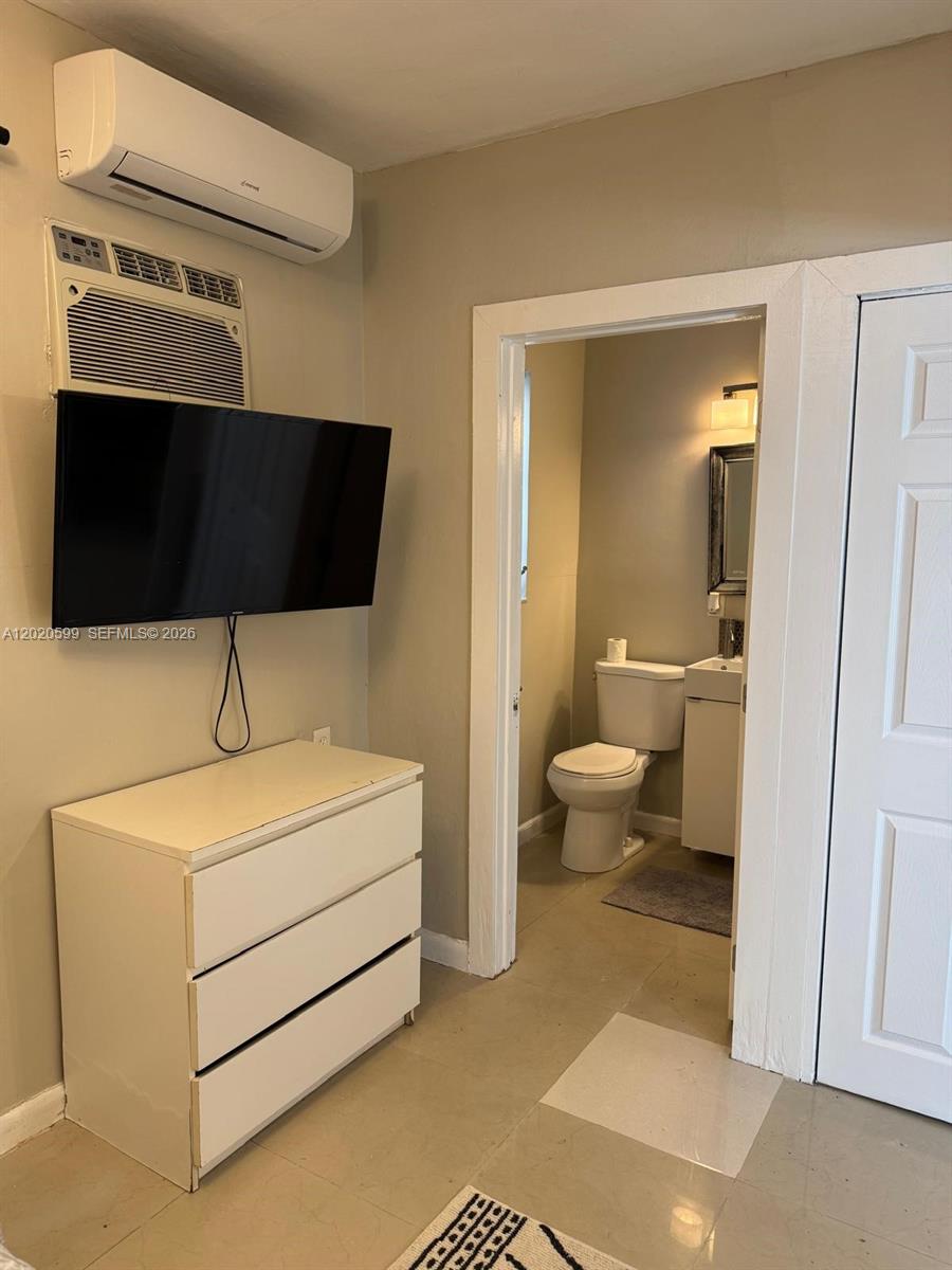 HOLIDAY TOWERS CONDO - Residential
