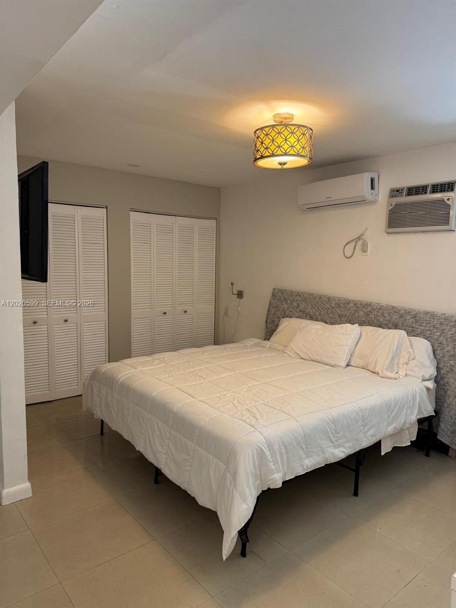 HOLIDAY TOWERS CONDO - Residential