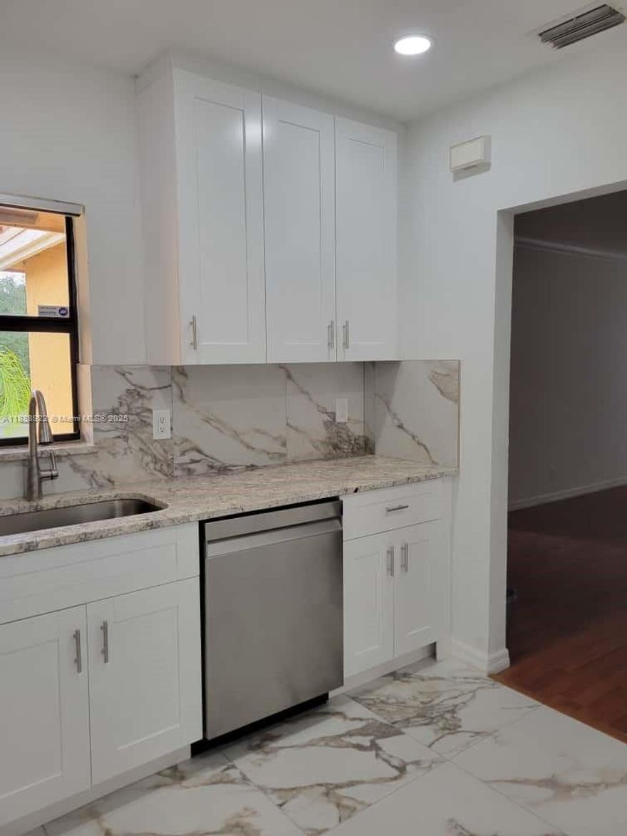 Spacious 2 bedroom, 2 bath. Second Floor Unit. Two Bedroom and Two Full Bathrooms in the heart of Coconut Creek. Granite Counter Tops in the kitchen, Walk in closet, community pool and Gym. Washer and Dryer in the unit (in a nice large patio). Don't miss this great opportunity. Cable TV & internet included. Just pay Water & Electric Minimum 700 Credit Score Renters Insurance Policy Required. No Pets. New Kitchen cabinets and master bathroom vanity Installed. Stainless Steele appliances to be installed.