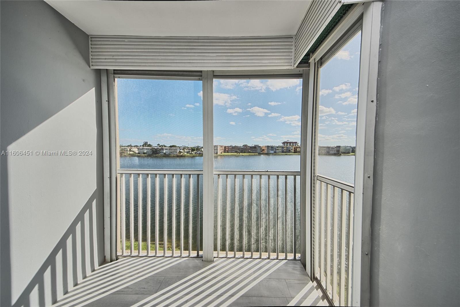 1660 NE 191st St 309-1