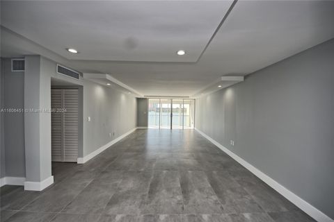 1660 NE 191st St 309-1 Miami FL 33179