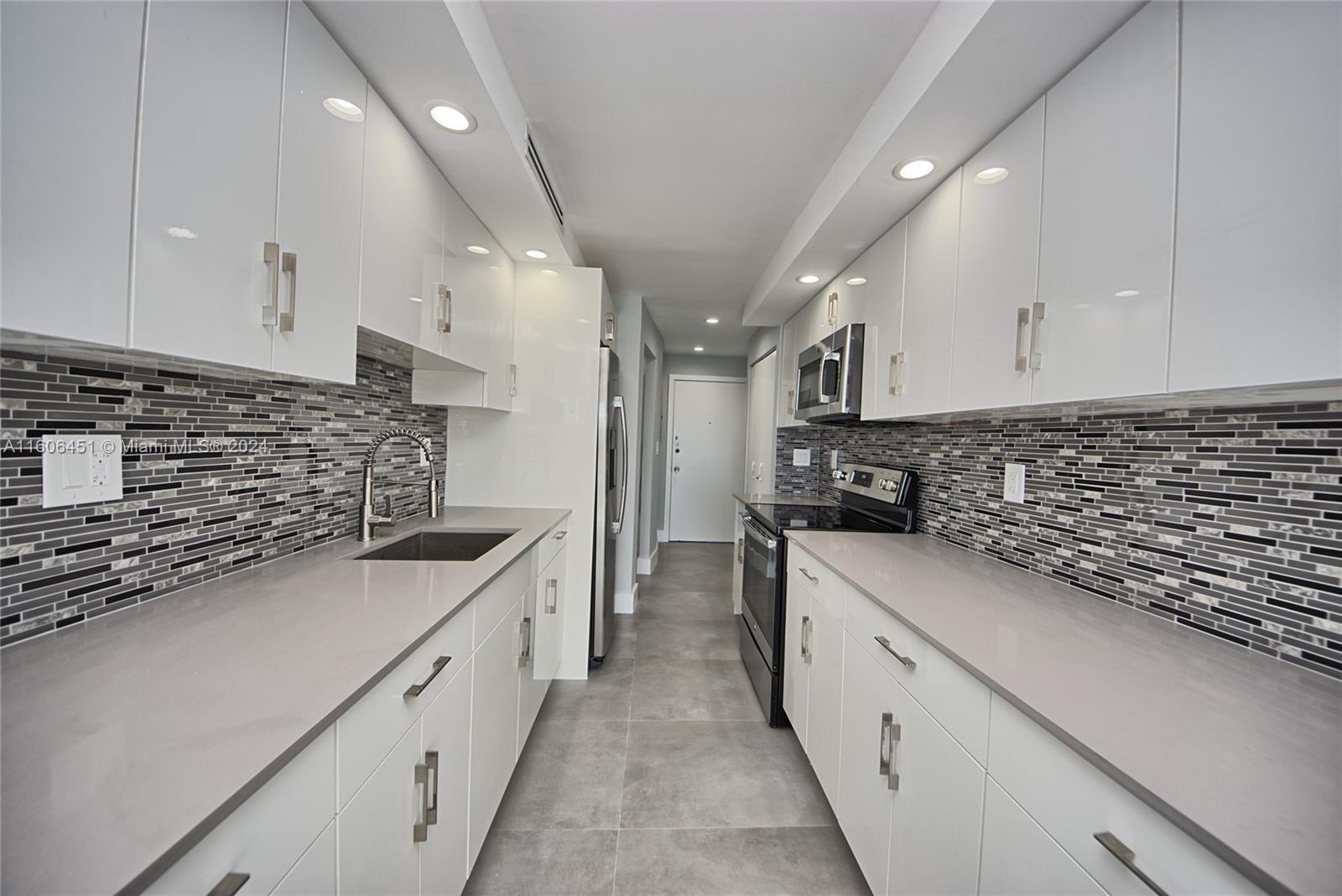 1660 NE 191st St 309-1