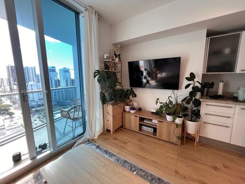 185 SW 7th St 2006 Miami FL 33130