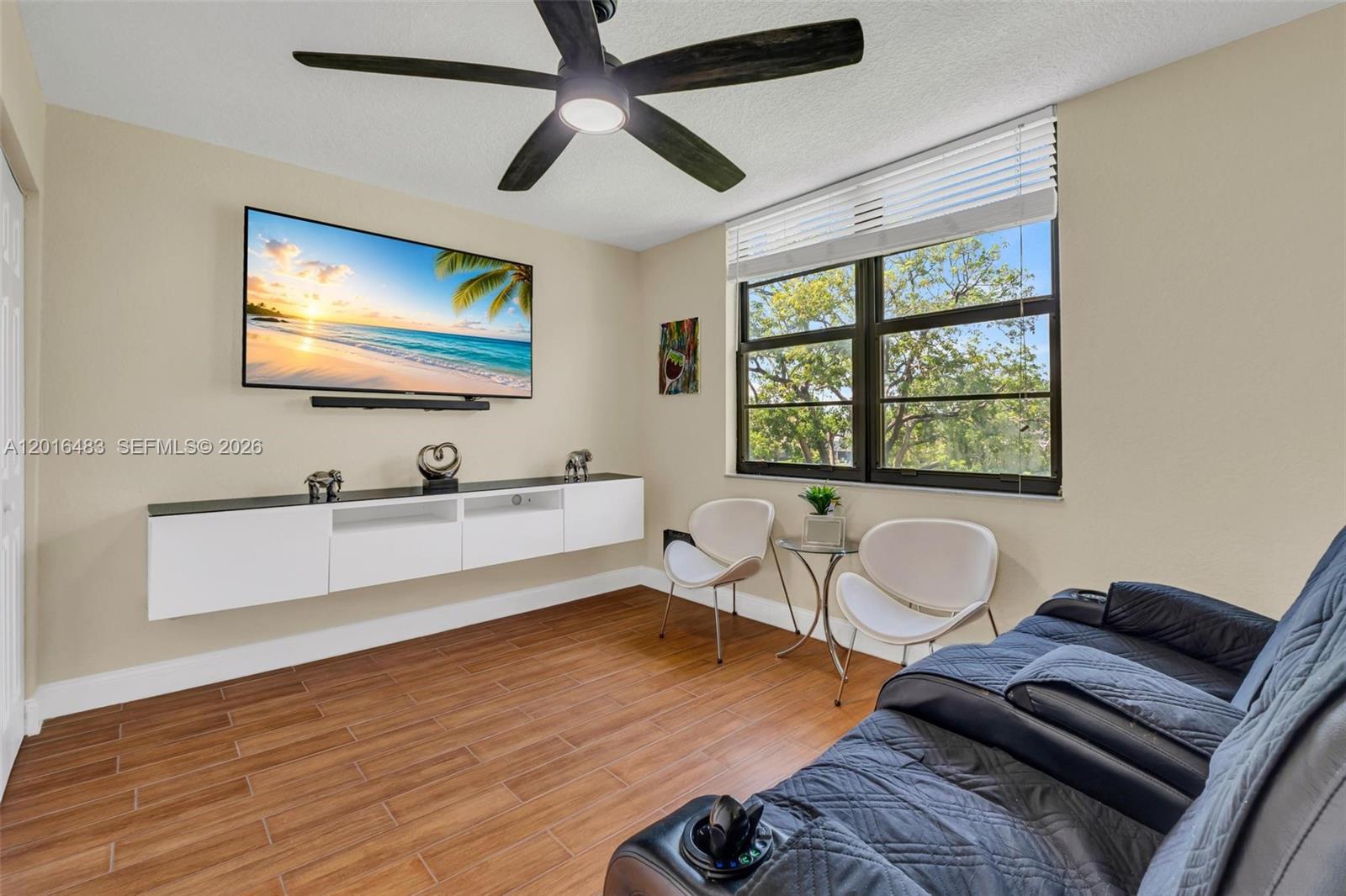 COLONY POINT 4 CONDO - Residential