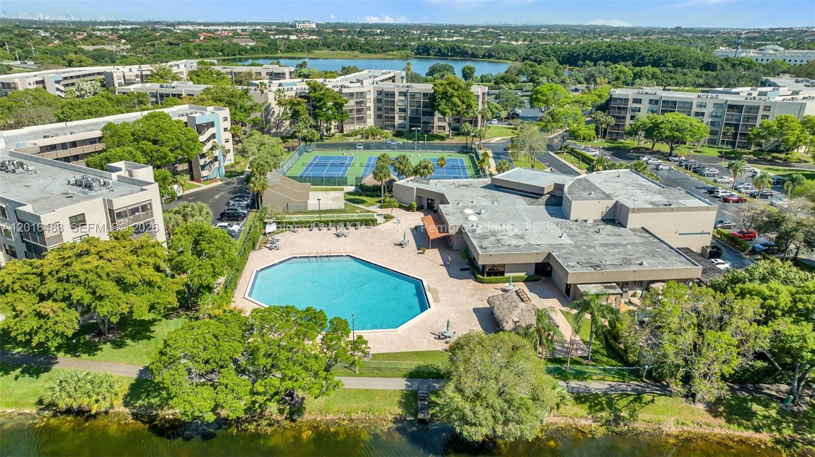 COLONY POINT 4 CONDO - Residential