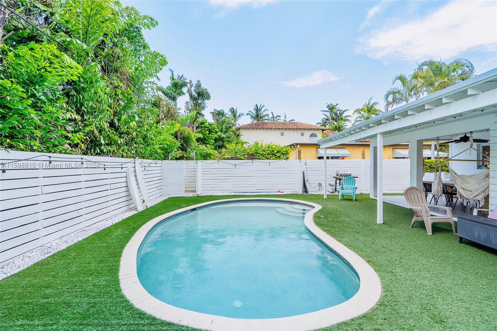 TROPICAL ISLE HOMES SUB 4 - Residential