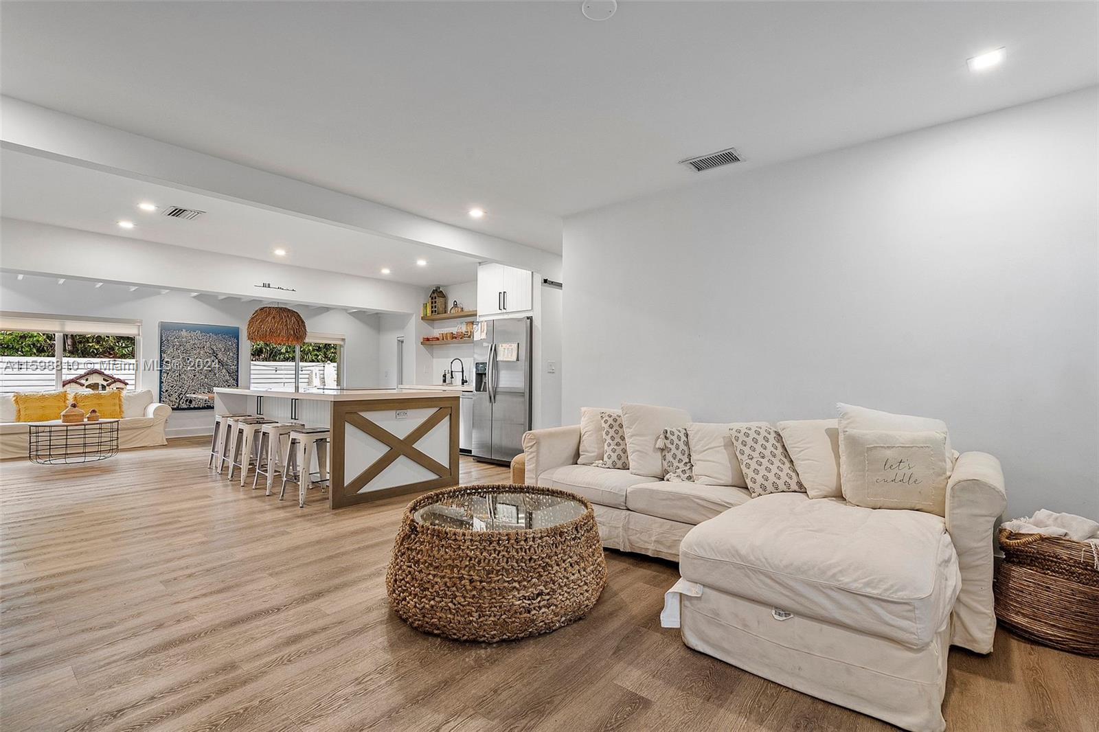 TROPICAL ISLE HOMES SUB 4 - Residential