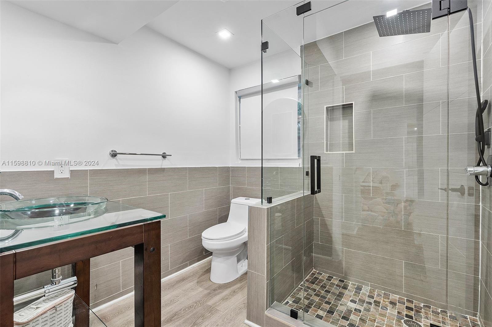 TROPICAL ISLE HOMES SUB 4 - Residential