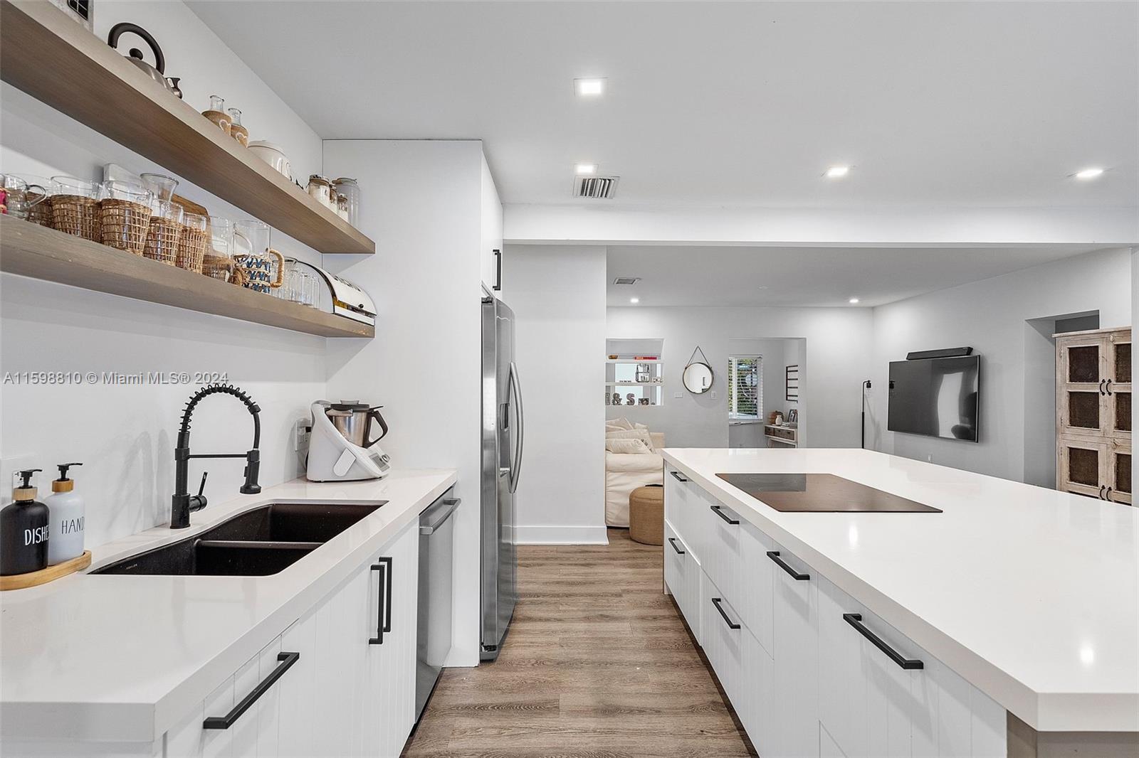 TROPICAL ISLE HOMES SUB 4 - Residential