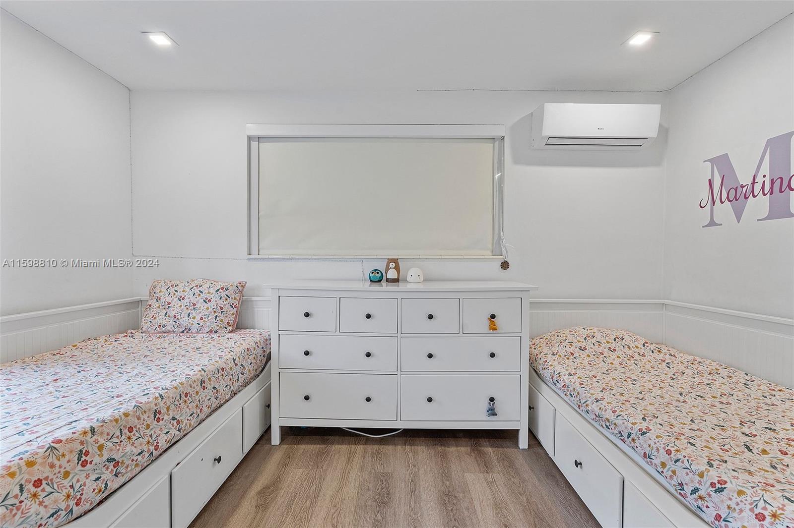 TROPICAL ISLE HOMES SUB 4 - Residential