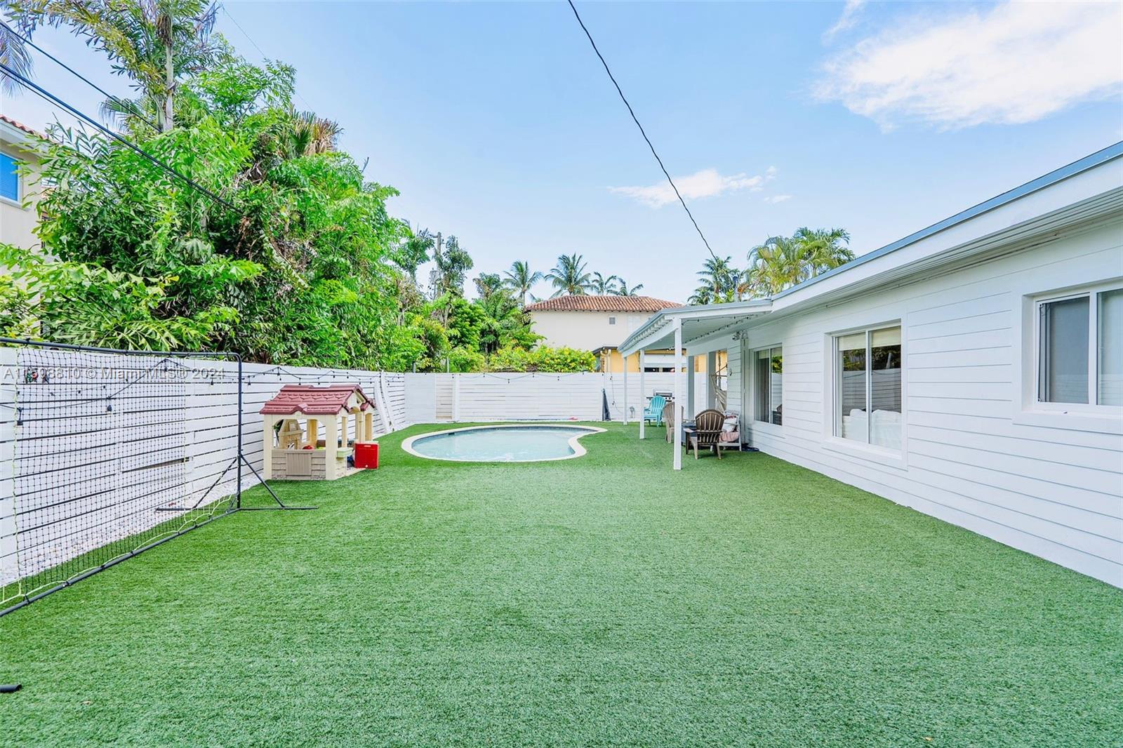 TROPICAL ISLE HOMES SUB 4 - Residential