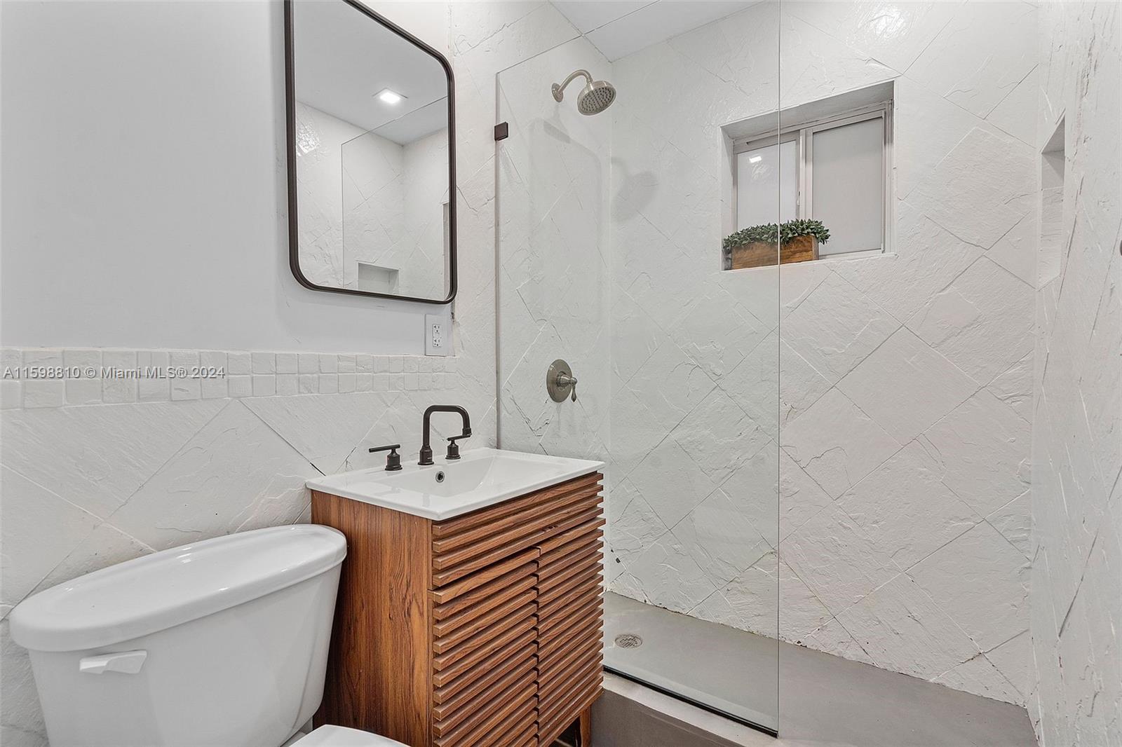 TROPICAL ISLE HOMES SUB 4 - Residential