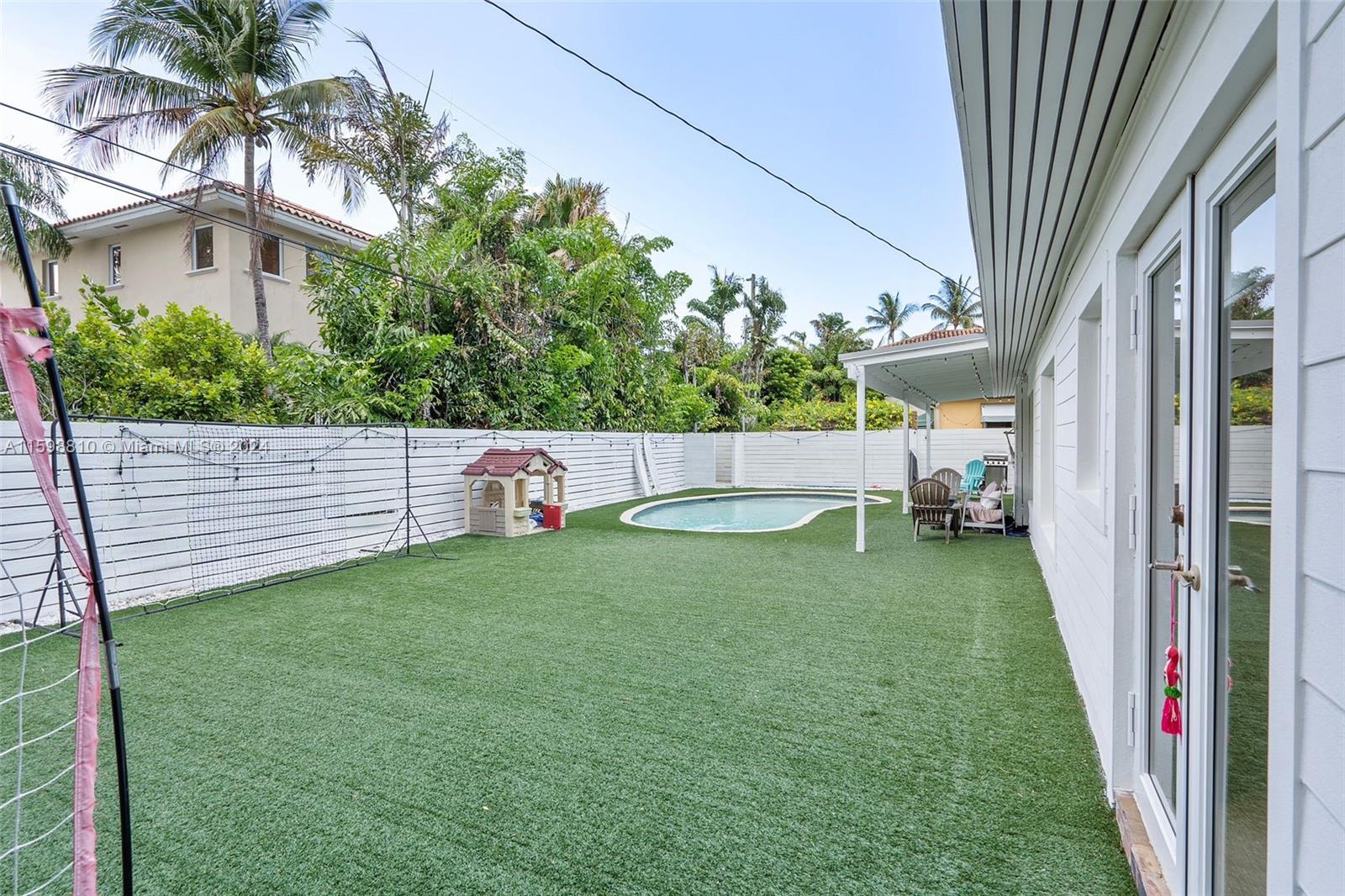 TROPICAL ISLE HOMES SUB 4 - Residential