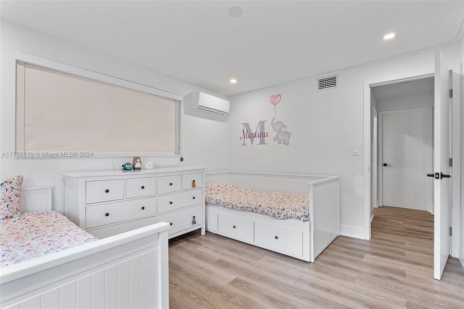 TROPICAL ISLE HOMES SUB 4 - Residential