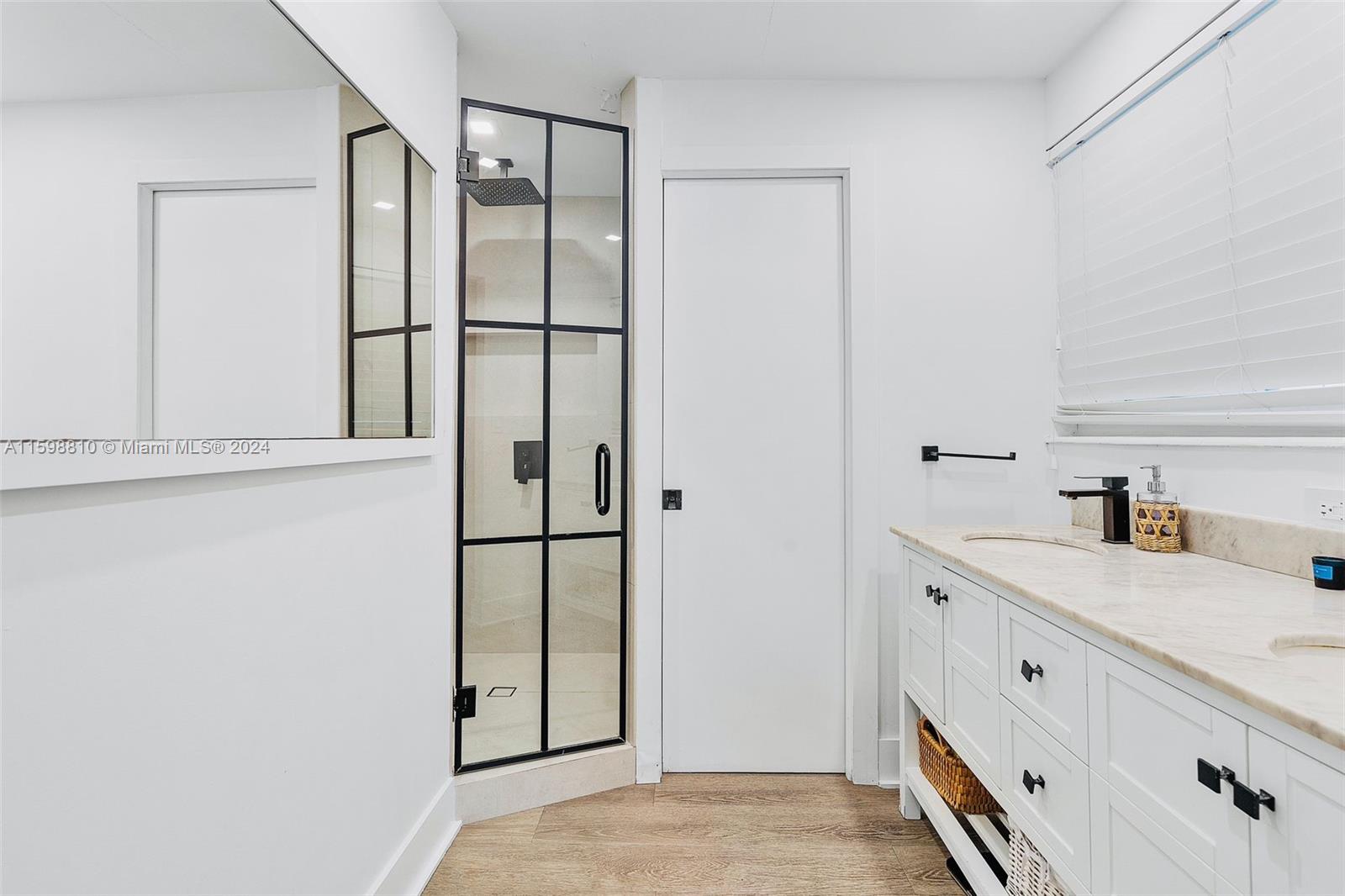 TROPICAL ISLE HOMES SUB 4 - Residential