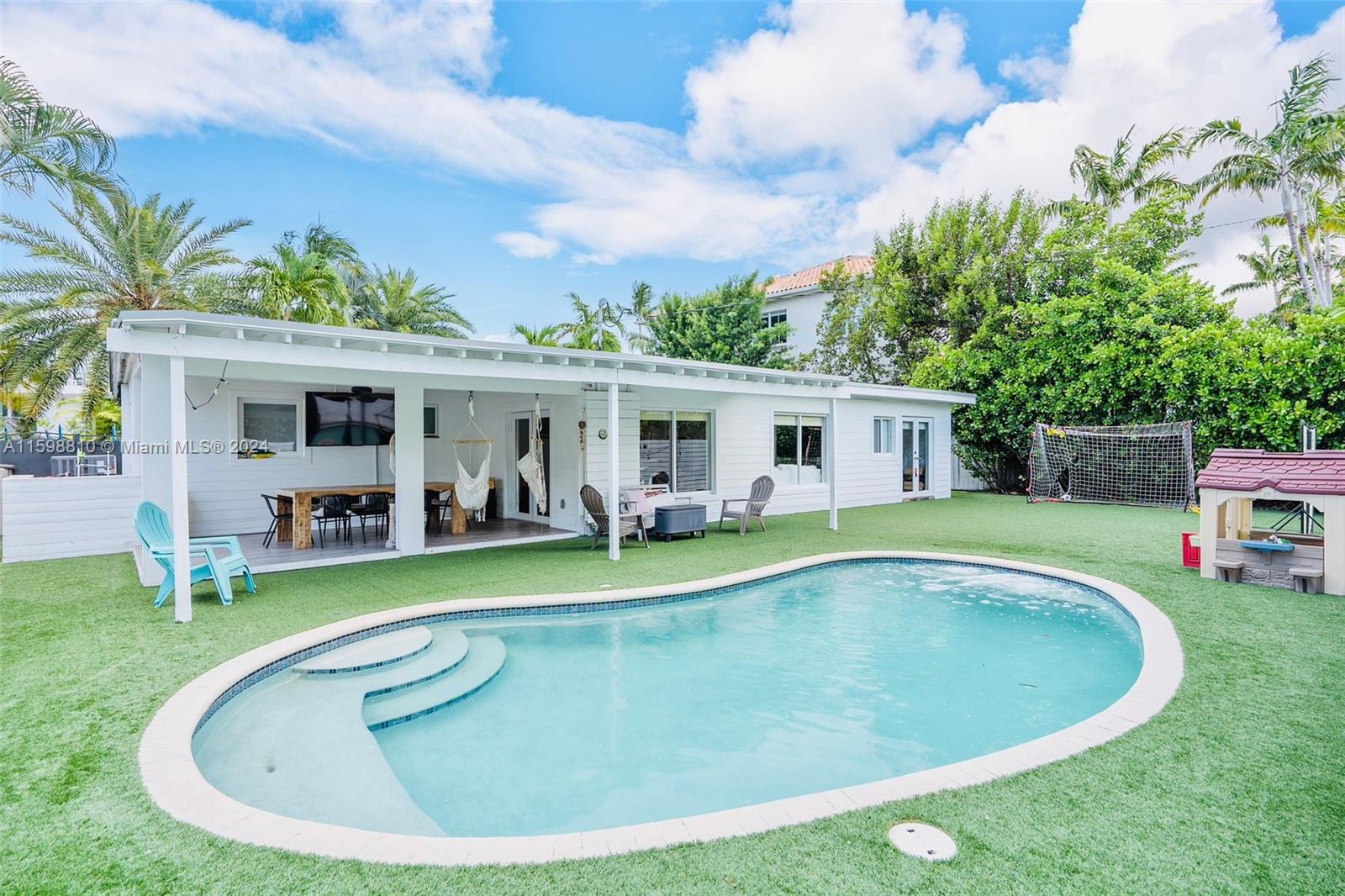 TROPICAL ISLE HOMES SUB 4 - Residential