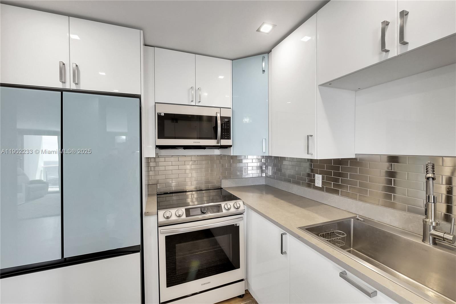 ARLEN HOUSE EAST CONDO - Residential