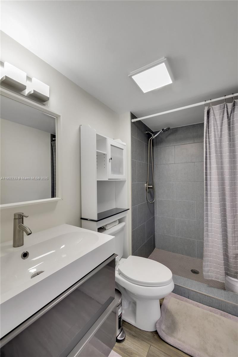 ARLEN HOUSE EAST CONDO - Residential