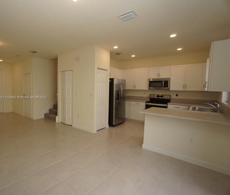 AQUABELLA SECTION TWO - Residential Lease