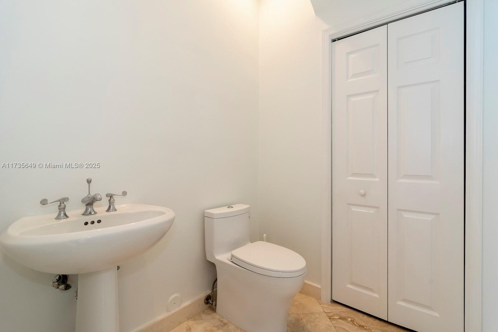 GOLDEN GATE ESTATES & MARI - Residential