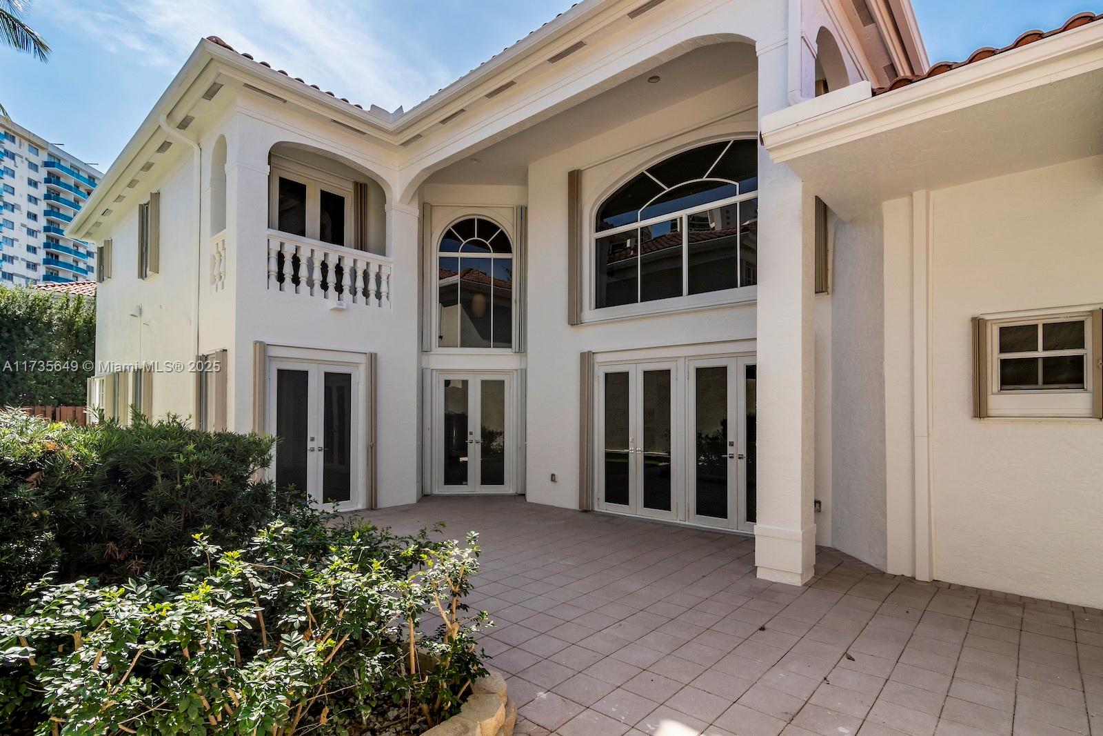 GOLDEN GATE ESTATES & MARI - Residential