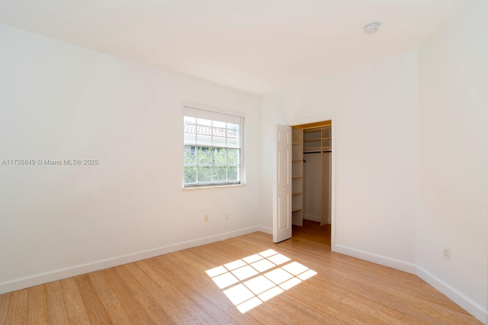 GOLDEN GATE ESTATES & MARI - Residential