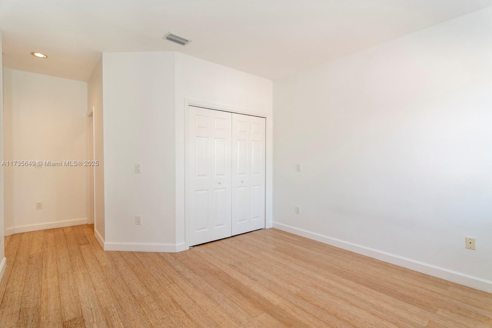 GOLDEN GATE ESTATES & MARI - Residential