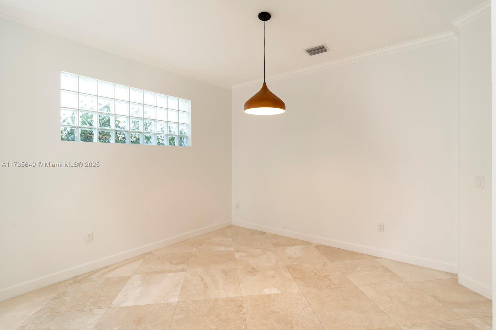 GOLDEN GATE ESTATES & MARI - Residential