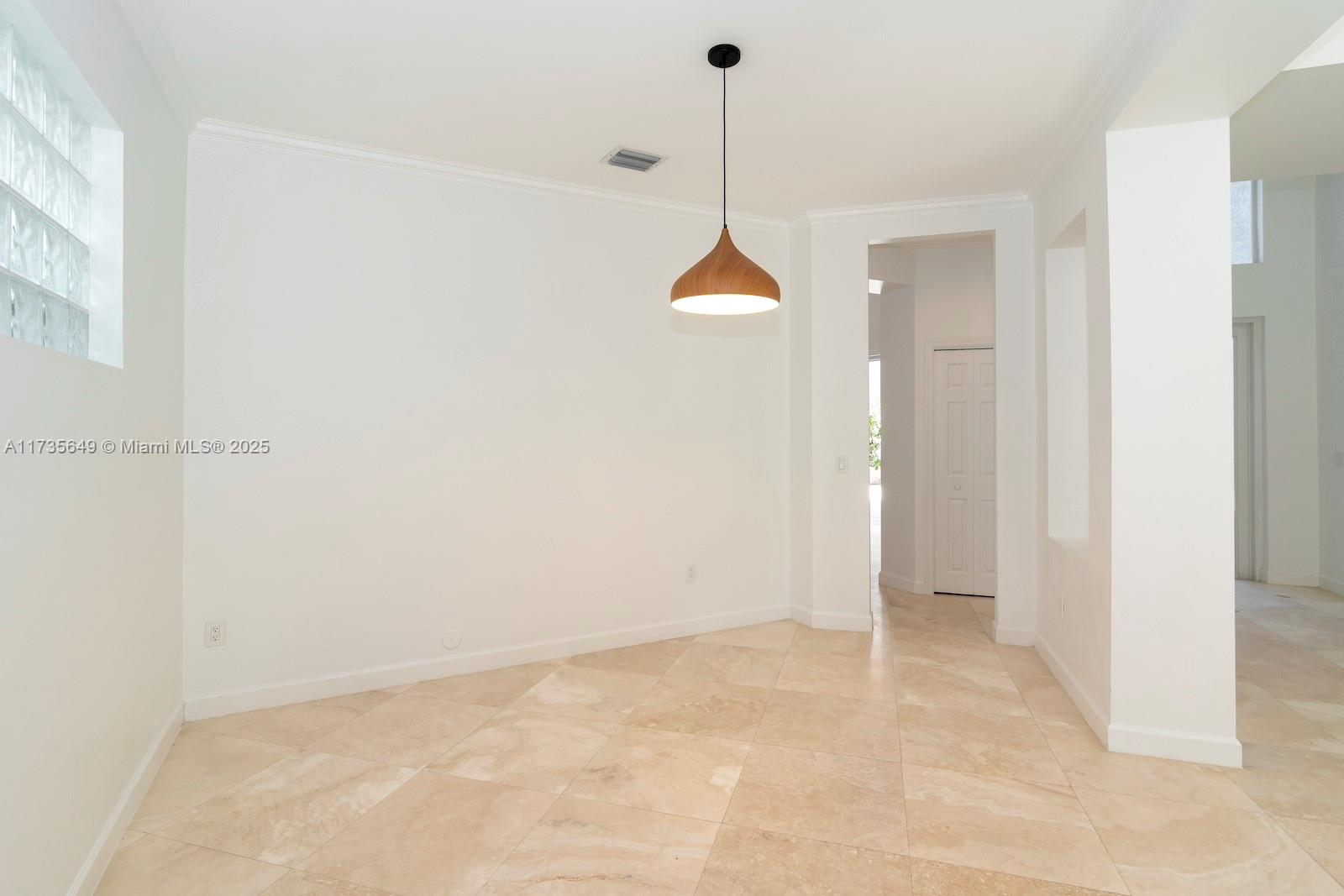 GOLDEN GATE ESTATES & MARI - Residential